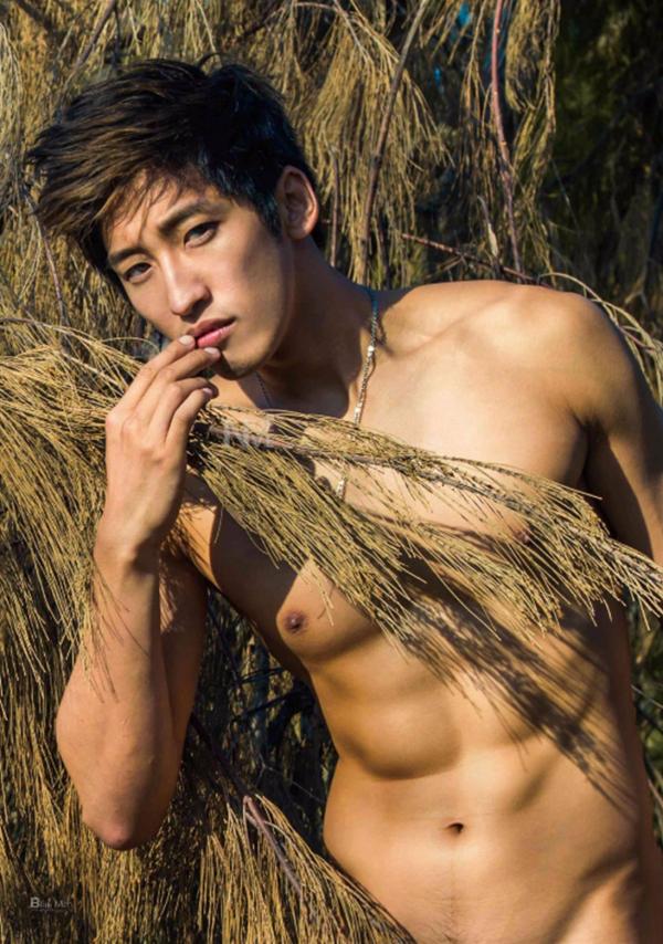 Whoseman-4-明星教練男丁格爾-芬達-全裸非全見寫真書